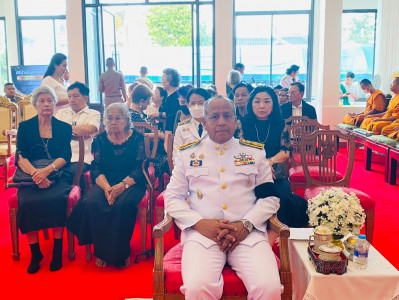 รองผู้ว่าราชการจังหวัดสุราษฎร์ธานี เป็นประธานในพิธีพระราชทาน ... พารามิเตอร์รูปภาพ 1
