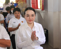 จังหวัดสุราษฎร์ธานีจัดพิธีเจริญพระพุทธมนต์ถวายพระพรชัยมงคลแด ... พารามิเตอร์รูปภาพ 11