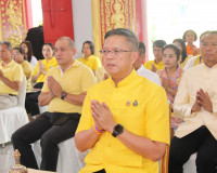 จังหวัดสุราษฎร์ธานีจัดพิธีเจริญพระพุทธมนต์ถวายพระพรชัยมงคลแด ... พารามิเตอร์รูปภาพ 15