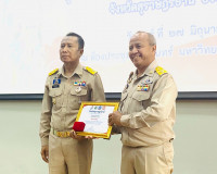 รองผู้ว่าราชการจังหวัดสุราษฎร์ธานี เป็นประธานมอบประกาศเกียรต ... พารามิเตอร์รูปภาพ 14