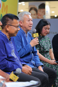 รองผู้ว่าราชการจังหวัดสุราษฎร์ธานี เป็นประธานแถลงข่าวในงานเก ... พารามิเตอร์รูปภาพ 1