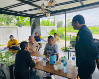 รองผู้ว่าราชการจังหวัดสุราษฎร์ธานี พร้อมด้วย คณะกรรมการฯ และ ... พารามิเตอร์รูปภาพ 8