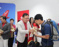 รองผู้ว่าราชการจังหวัดฯ ร่วมกิจกรรมต้อนรับเที่ยวบินปฐมฤกษ์ แ ... พารามิเตอร์รูปภาพ 4