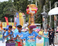 ผู้ว่าราชการจังหวัดสุราษฎร์ธานี นำทีมหัวหน้าส่วนราชการ อบจ.ส ... พารามิเตอร์รูปภาพ 10