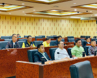 รองผู้ว่าราชการจังหวัดสุราษฎร์ธานี เป็นประธานในการประชุมการค ... พารามิเตอร์รูปภาพ 5