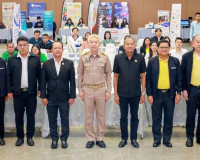 รองผู้ว่าราชการจังหวัดสุราษฎร์ธานี ให้การต้อนรับนายโกมล บัวเ ... พารามิเตอร์รูปภาพ 8