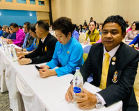 รองผู้ว่าราชการจังหวัดสุราษฎร์ธานี กล่าวต้อนรับนายสุรศักดิ์  ... พารามิเตอร์รูปภาพ 6