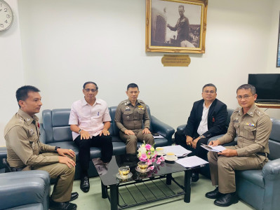 รองผู้ว่าราชการจังหวัดสุราษฎร์ธานี เป็นประธานใน การประชุมลงม ... พารามิเตอร์รูปภาพ 1