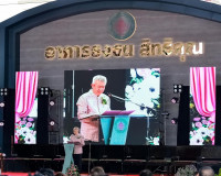 รองผู้ว่าราชการจังหวัดสุราษฎร์ธานีเป็นประธานพิธีรับมอบและประ ... พารามิเตอร์รูปภาพ 2