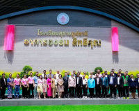 รองผู้ว่าราชการจังหวัดสุราษฎร์ธานีเป็นประธานพิธีรับมอบและประ ... พารามิเตอร์รูปภาพ 11
