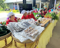 รองผู้ว่าราชการจังหวัดสุราษฎร์ธานี ให้การต้อนรับนายวิรุฬห์ ส ... พารามิเตอร์รูปภาพ 8
