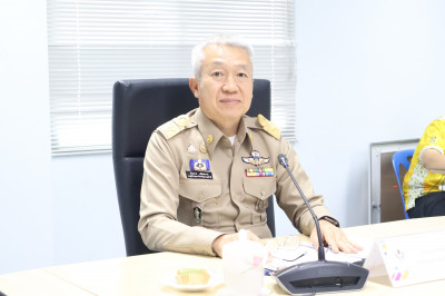 รองผู้ว่าราชการจังหวัดสุราษฎร์ธานี เป็นประธานการประชุมคณะกรร ... พารามิเตอร์รูปภาพ 1