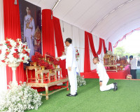รองผู้ว่าราชการจังหวัดสุราษฎร์ธานีเป็นประธานในพิธีทำบุญตักบา ... พารามิเตอร์รูปภาพ 3