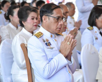 รองผู้ว่าราชการจังหวัดสุราษฎร์ธานีเป็นประธานในพิธีทำบุญตักบา ... พารามิเตอร์รูปภาพ 6