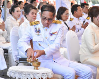 รองผู้ว่าราชการจังหวัดสุราษฎร์ธานีเป็นประธานในพิธีทำบุญตักบา ... พารามิเตอร์รูปภาพ 7
