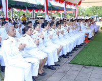 รองผู้ว่าราชการจังหวัดสุราษฎร์ธานีเป็นประธานในพิธีทำบุญตักบา ... พารามิเตอร์รูปภาพ 8
