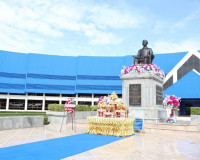 รองผู้ว่าราชการจังหวัดฯ เป็นประธานในพิธีวางพวงมาลาเนื่องในวั ... พารามิเตอร์รูปภาพ 1