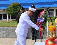 รองผู้ว่าราชการจังหวัดฯ เป็นประธานในพิธีวางพวงมาลาเนื่องในวั ... พารามิเตอร์รูปภาพ 2