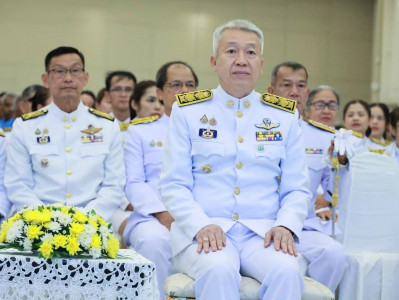 รองผู้ว่าราชการจังหวัดสุราษฎร์ธานี เป็นประธานพิธีมอบเงินพระร ... พารามิเตอร์รูปภาพ 1