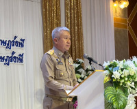 รองผู้ว่าราชการจังหวัดสุราษฎร์ธานี เป็นประธานพิธีมอบโล่และเก ... พารามิเตอร์รูปภาพ 2