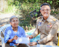 เหล่ากาชาดจังหวัดสุราษฎร์ธานี ลงพื้นที่มอบเงินช่วยเหลือและให ... พารามิเตอร์รูปภาพ 2