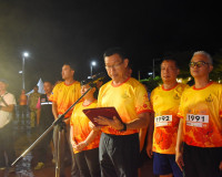 ผู้ว่าฯ สุราษฎร์ธานี นำนักวิ่งกว่า 2,500 คน ร่วม &quot;วิ่งพรมน้ำ ... พารามิเตอร์รูปภาพ 5
