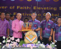 รองนายกรัฐมนตรีและรัฐมนตรีว่าการกระทรวงคมนาคม ลั่นกลองเริ่มง ... พารามิเตอร์รูปภาพ 7