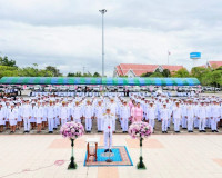 รองผู้ว่าราชการจังหวัดสุราษฎร์ธานี เป็นประธานในพิธีวางพวงมาล ... พารามิเตอร์รูปภาพ 8