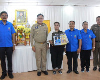 รองผู้ว่าราชการจังหวัดฯ เป็นประธานในพิธีมอบสิ่งของพระราชทาน  ... พารามิเตอร์รูปภาพ 6