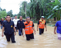 ผู้ว่าฯ สุราษฎร์ธานี นำทีมลงพื้นที่ดอนสัก – กาญจนดิษฐ์ ติดตา ... พารามิเตอร์รูปภาพ 8