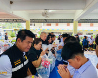 รองผู้ว่าราชการจังหวัดสุราษฎร์ธานีให้การต้อนรับนางสาวอนงค์นา ... พารามิเตอร์รูปภาพ 2