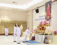 รองผู้ว่าราชการจังหวัดสุราษฎร์ธานี เป็นประธานในพิธีวางพานพุ่ ... พารามิเตอร์รูปภาพ 5