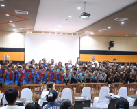 รองผู้ว่าราชการจังหวัดสุราษฎร์ธานี ร่วมแถลงข่าวการแข่งขันฟุต ... พารามิเตอร์รูปภาพ 7