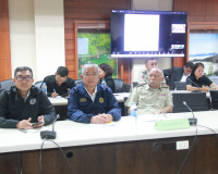 จังหวัดสุราษฎร์ธานีร่วมประชุมติดตามสถานการณ์อุทกภัย พร้อมเฝ้ ... พารามิเตอร์รูปภาพ 1