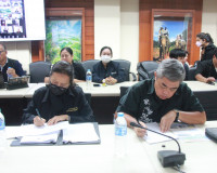 จังหวัดสุราษฎร์ธานีร่วมประชุมติดตามสถานการณ์อุทกภัย พร้อมเฝ้ ... พารามิเตอร์รูปภาพ 6