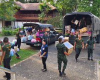 ผู้ว่าฯ สุราษฎร์ธานี ส่งมอบสิ่งของบริจาคให้ มทบ.45 ลำเลียงช่ ... พารามิเตอร์รูปภาพ 6