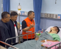 ผู้ว่าฯ สุราษฎร์ฯ เยี่ยมทีมเจ็ตสกีจิตอาสาเจ็บ 2 ราย หลังรถพล ... พารามิเตอร์รูปภาพ 2