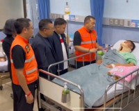 ผู้ว่าฯ สุราษฎร์ฯ เยี่ยมทีมเจ็ตสกีจิตอาสาเจ็บ 2 ราย หลังรถพล ... พารามิเตอร์รูปภาพ 5