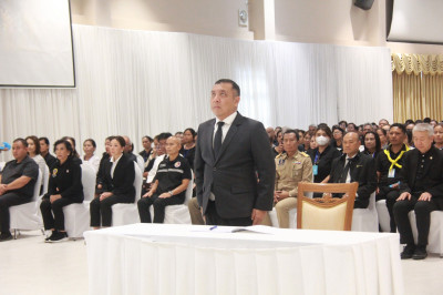 ประชาชนจังหวัดสุราษฎร์ธานีพร้อมใจเดินทางไปเข้าเฝ้าฯ กราบถวาย ... พารามิเตอร์รูปภาพ 1