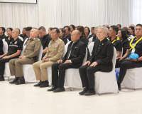 ประชาชนจังหวัดสุราษฎร์ธานีพร้อมใจเดินทางไปเข้าเฝ้าฯ กราบถวาย ... พารามิเตอร์รูปภาพ 10