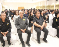 ประชาชนจังหวัดสุราษฎร์ธานีพร้อมใจเดินทางไปเข้าเฝ้าฯ กราบถวาย ... พารามิเตอร์รูปภาพ 15