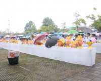 ข้าราชการและประชาชนจังหวัดสุราษฎร์ธานีพร้อมใจร่วมพิธีเจริญพร ... พารามิเตอร์รูปภาพ 4