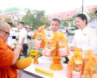 ข้าราชการและประชาชนจังหวัดสุราษฎร์ธานีพร้อมใจร่วมพิธีเจริญพร ... พารามิเตอร์รูปภาพ 7