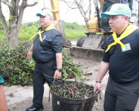 ผู้ว่าฯ สุราษฎร์ธานีนำจิตอาสาพระราชทานและพสกนิกรทุกหมู่เหล่า ... พารามิเตอร์รูปภาพ 2