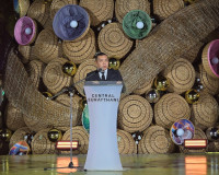 สุราษฎร์ธานีเปิดไฟต้นคริสต์มาส “พราวราสา” ยกย่องมะพร้าว–หัตถ ... พารามิเตอร์รูปภาพ 2