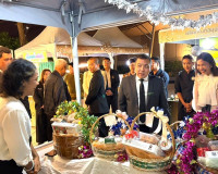 สุราษฎร์ธานีเปิดไฟต้นคริสต์มาส “พราวราสา” ยกย่องมะพร้าว–หัตถ ... พารามิเตอร์รูปภาพ 18