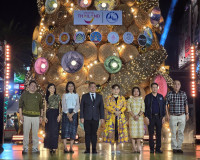 สุราษฎร์ธานีเปิดไฟต้นคริสต์มาส “พราวราสา” ยกย่องมะพร้าว–หัตถ ... พารามิเตอร์รูปภาพ 19