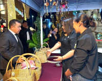 สุราษฎร์ธานีเปิดไฟต้นคริสต์มาส “พราวราสา” ยกย่องมะพร้าว–หัตถ ... พารามิเตอร์รูปภาพ 37