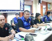 ผู้ว่าฯ สุราษฎร์ธานีเรียกประชุมผู้เกี่ยวข้องติดตามสถานการณ์ส ... พารามิเตอร์รูปภาพ 18