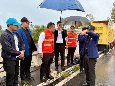 ผู้ว่าราชการจังหวัดสุราษฎร์ธานีลงพื้นที่ตรวจสอบการติดตั้งเคร ... พารามิเตอร์รูปภาพ 1